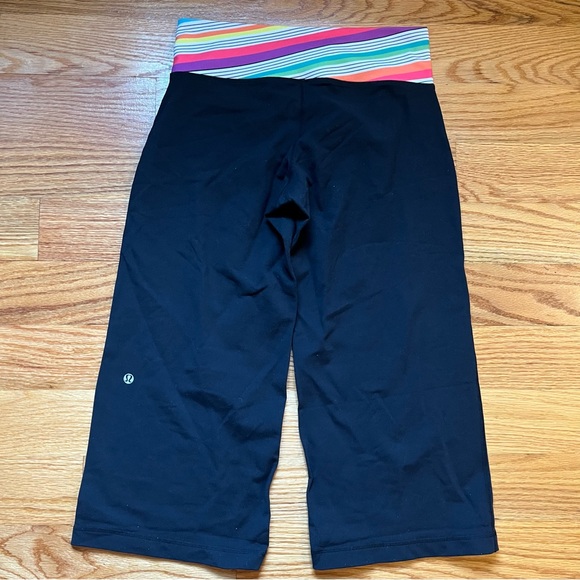 Lululemon black wide leg crop pants with multicolored waistband - Picture 2 of 4